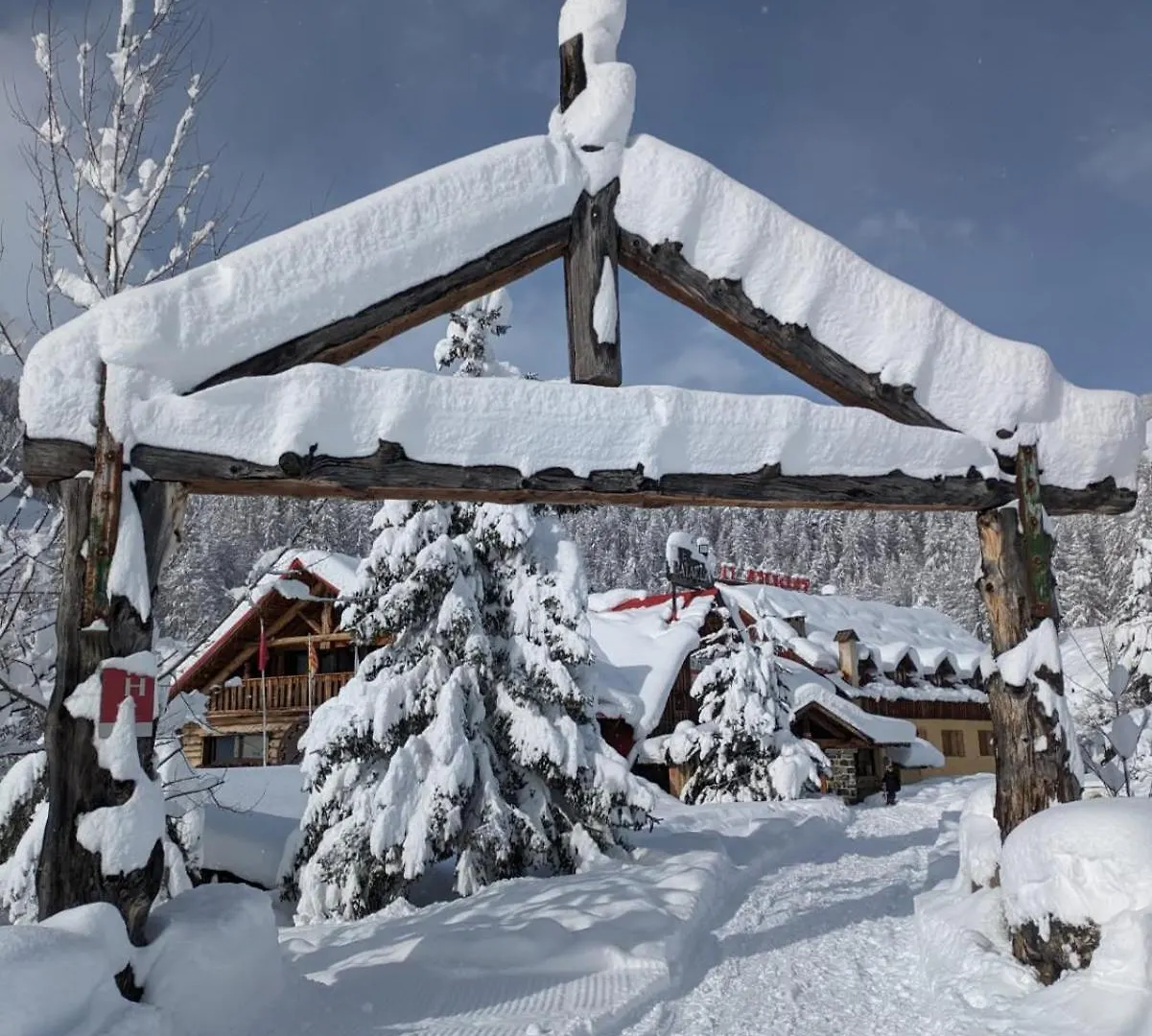 Le Bataclan Hotel Auron 3*,